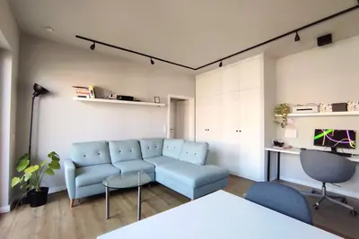 Recently refurbished flat, very well connected and close to Mauerpark