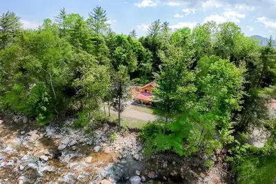 Image de Riverside Cabin Getaway