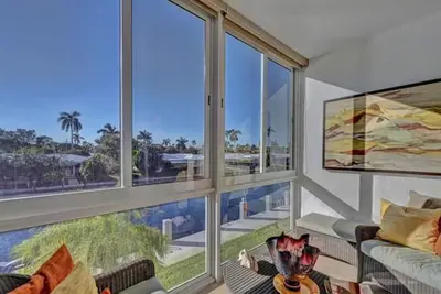 Image de Beach condo with canal views on the A1a