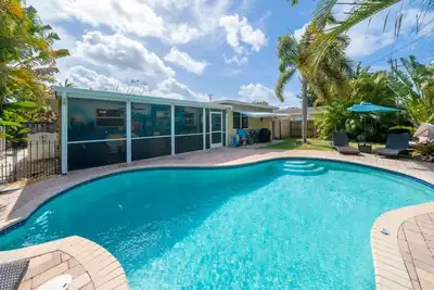 Image de Tropical Home-Seaside w Heated Saltwater Pool