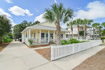 Image de ☀Crystal Beach~Community Pool~Pet Friendly~3br Our Summer House🌅