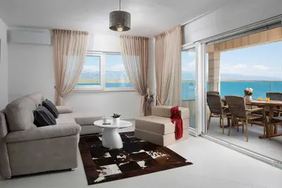 Image de Air-conditioned apartment for 2-4 persons | just 10 meters to the sea