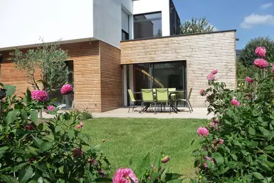 Image de Maison contemporaine avec sauna Ă 10 kms de la mer: le jardin aux oiseaux