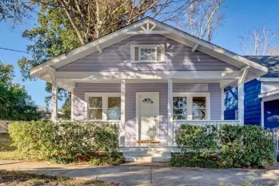 Image de Charming Downtown Cottage~Private Yard~Near Beach