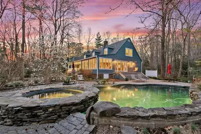 Image de Waterfront Paradise with Pool & Hot Tub plus 4 King Beds & 4 Full baths