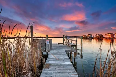 Image de 🌊 Sound Waterfront 🌞 Sunsets Private Dock 🏝️ Pool Access