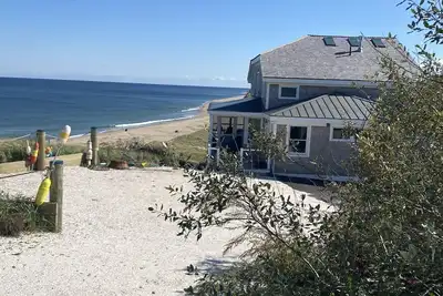 Image de Spectacular Direct Oceanfront on Ballston's Beach