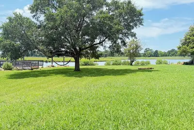 Image de Water front, river views, fishing from backyard, Large yard to enjoy.