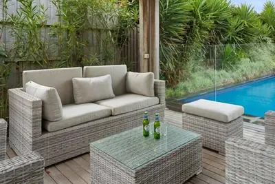 Image de Banksia House - modern luxury with fireplace and pool