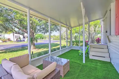 Image de Sebastien Cottage w\/ Screened Porch, 5 Mi to Beach