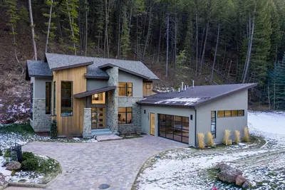 Image de Summer Dates Available! Contemporary Home with Private Hot Tub and Spectacular Mountain Views