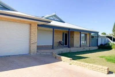 Image de White Sands - Located just 300m from Lancelin’s beautiful Back Beach.