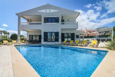 Image de Villa Alfazema | 5 Chambres | Zone Tranquille | Albufeira