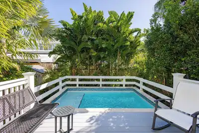 Image de Walk to Duval, Private Pool - Keys Breeze