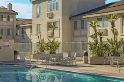 Image de SoCal Condo with Pool and Jacuzzi
