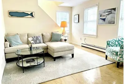 Image de In Town with Parking, Patio, Beach Gear & Car Option