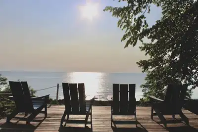Image de Lake Mi views: King Bed: Mins. to St. Joe: Hot tub