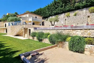Image de Magnifique propriété climatisée, 5 suites, 2 piscines