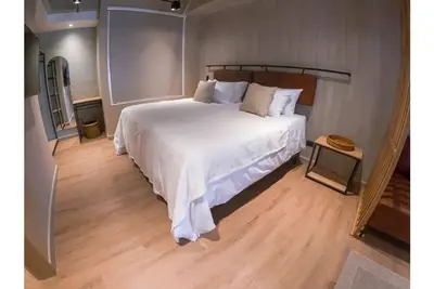 Image de 2 Loft Mosaic Studios / Prime Location.