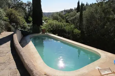 Image de Villa 4 chambres avec piscine au calme