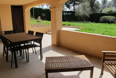 Image de Superbe appartement rénové de 3 pièces dans villa