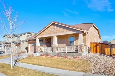 Image de 4 bed/ 3 bath home, Sleeps 12, 25 min to Denver, Pets ok, nice game room