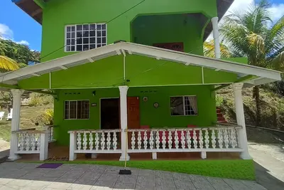 Image de Nature surrounded apartment w/pool and 5 minuets away from the beach!