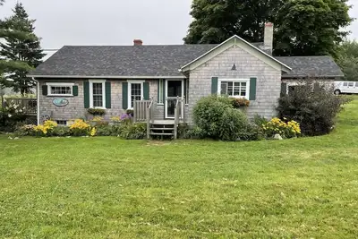 Image de 2 Bedroom waterfront home in Bass Harbor!