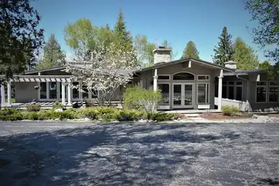 Image de Drummond Island Hotel & Vacation Homes - Some Point North