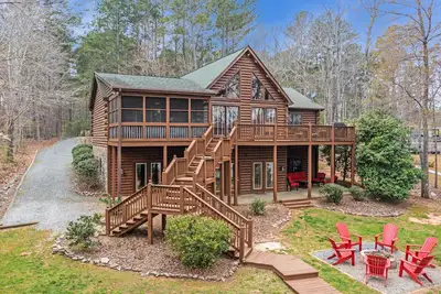 Image de Lake Gaston Waterfront Log Cabin\n