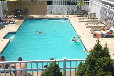 Image de lovely 2-bedroom apartment with pool 3b