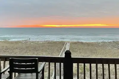 Image de New Listing! Oceanfront w/ pool, close to boardwalk, amazing views!