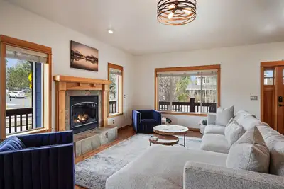 Image de Shevlin - Hot Tub, Gorgeous, Updated, Westside Trail, Explore Bend