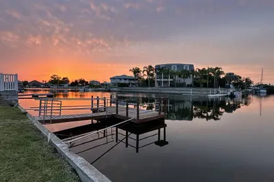 Image de Fully Renovated, Direct Gulf Access w private doc just for you!