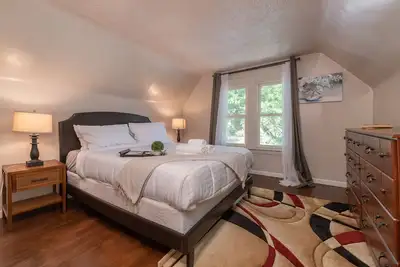 Image de Experience Twin Cites, Spacious, Entire House