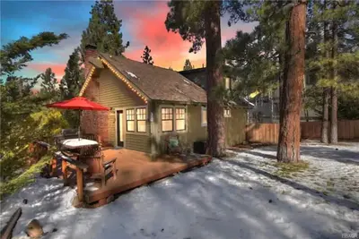 Image de Walk 2 Lake • Fenced Large Yard • Family Retreat