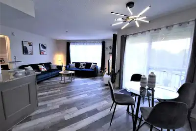 Image de Newly renovated Condo close to main attractions. 8 minutes from Epic Universe!