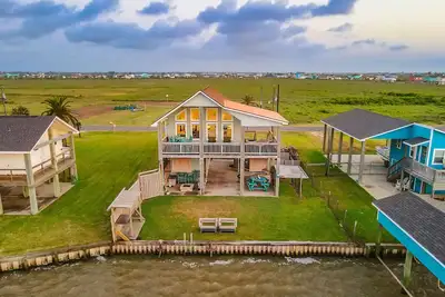 Image de Stylish Studio on Icw w Sargent Beach Views