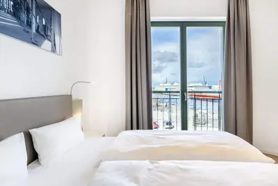 Image de Apartment in prime location with balcony and great view of the old harbor - Krusespeicher