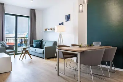 Image de Great apartment in the harbor with a balcony and a view of the maritime harbor life - Krusespeicher