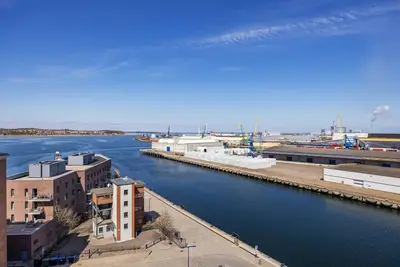 Image de Light-flooded harbor apartment with panoramic view, roof terrace and balcony - Krusespeicher