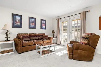 Image de Moose Meadows Close to Airport, centrally located ; private entrance