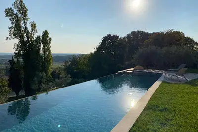 Image de Maison, piscine, 4 ou 6 chambres, avec vue campagne aixoise