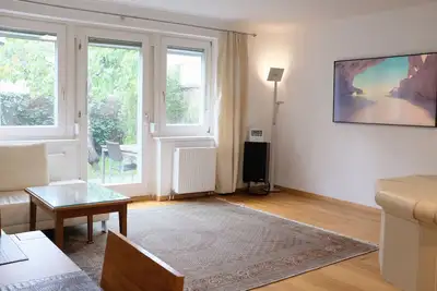Image de 100% private Townhouse - Local Living near City Center