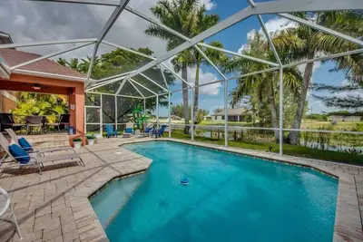 Image de A spacious 3-bedroom retreat in sunny Cape Coral.