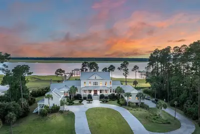 Image de Luxury Waterfront Estate Near Hilton Head Island! !