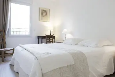 Image de Gallien - Appartement standing 74m2 avec ascenseur, balcon et parking privé