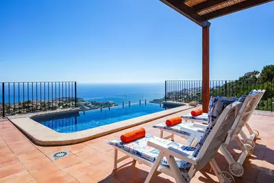 Villa Amanecer by Villa Plus