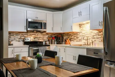 Image de Renovated Condo steps from the Beaver Creek shuttle!