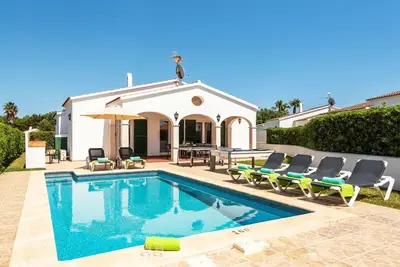 Villa Llentrisca by Villa Plus